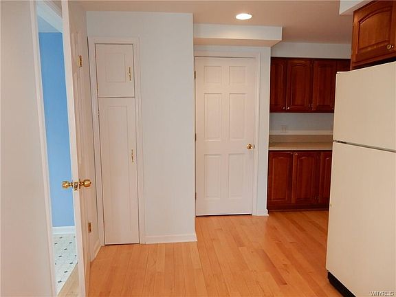 5th image of 68 Harrison Ave