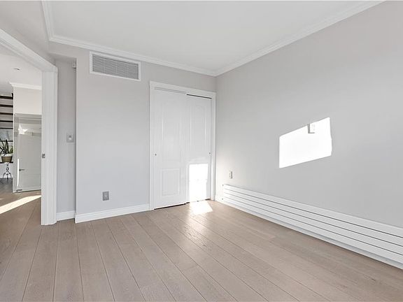 5th image of 2752 Ocean Ave APT 6D