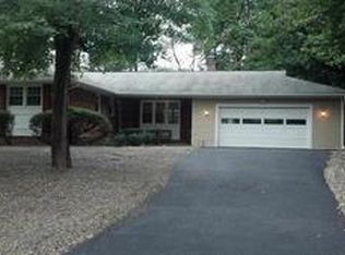 10 Tamarac Dr, Wynantskill, NY 12198