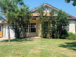 16280 Borregas Rd, Elmendorf, TX 78112