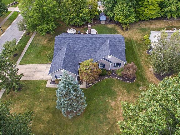 3rd image of 9380 Forest Point Dr