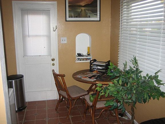 5th image of 3040 Vancouver Ave