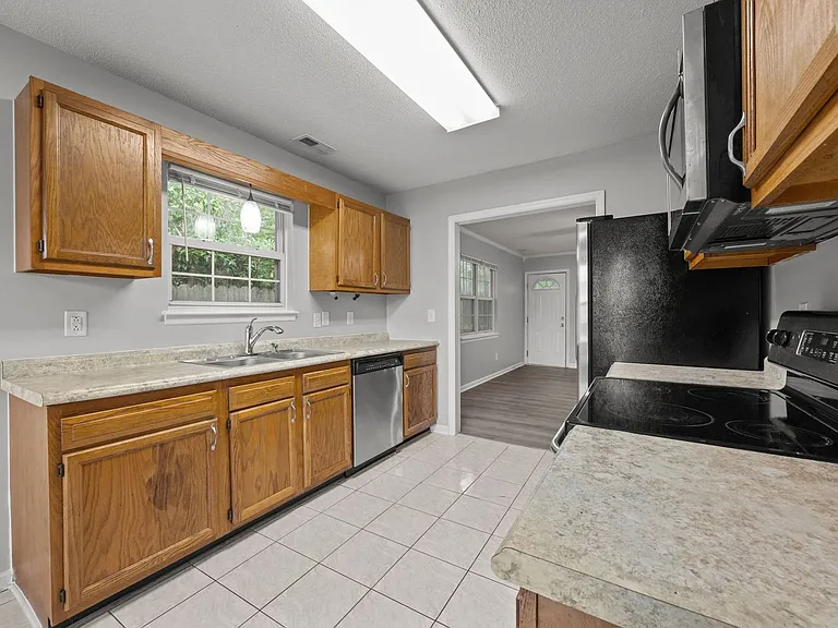 2033 Derby Run Rd — Photo 8