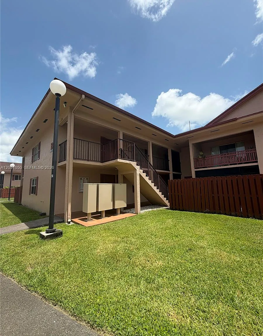 Pine Grove Condo — Photo 4