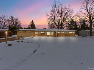 32336 Tareyton St, Farmington Hills, MI 48334