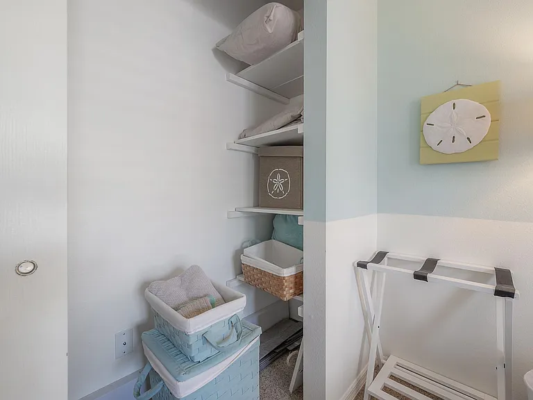 4210 W Roland St — Photo 8