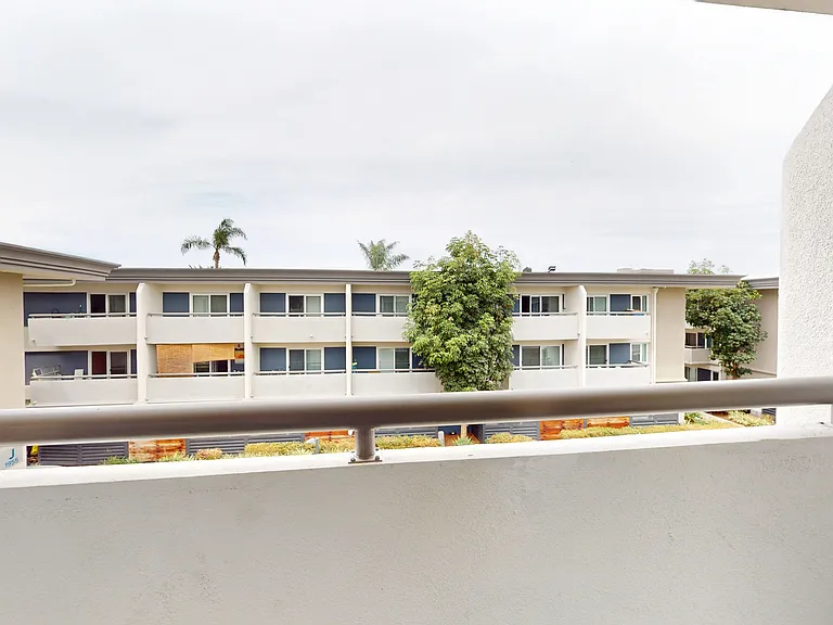 Eight 80 Newport Beach — Photo 102