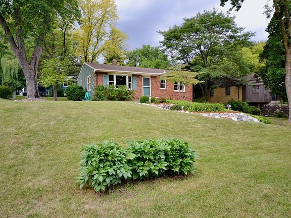4th image of 2741 Churchill St