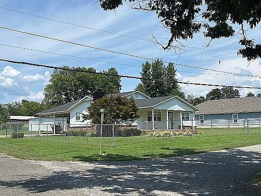 2nd image of 411 W Odle