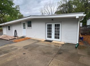3504 Brookfield Dr, Greensboro, NC 27410