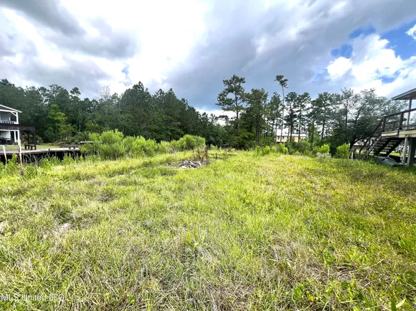 5044 Hawk St, Bay Saint Louis, MS 39520