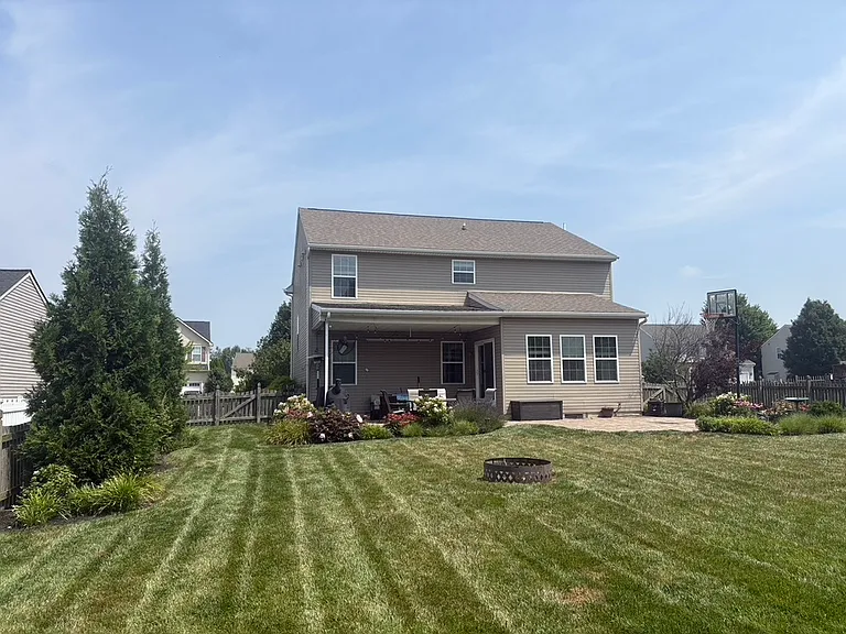 1921 Spring Ridge Dr — Photo 2