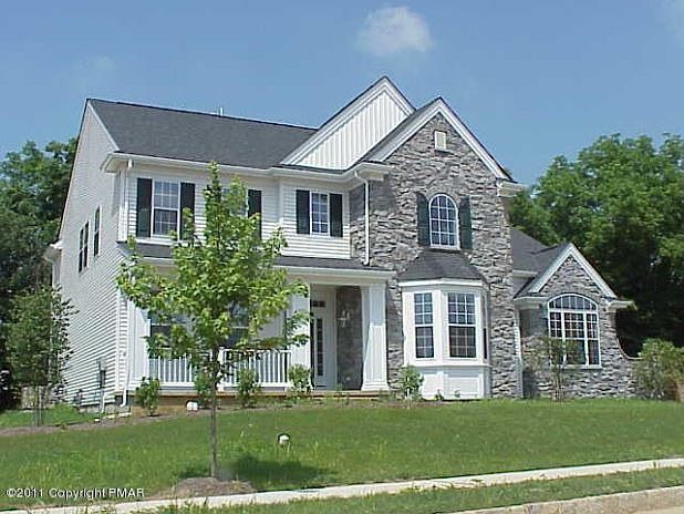 1st image of 832 Ramblewood Dr