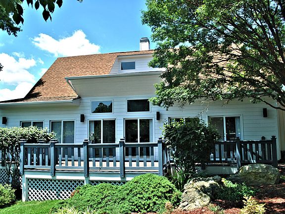 2nd image of 3176 Country Meadow Dr