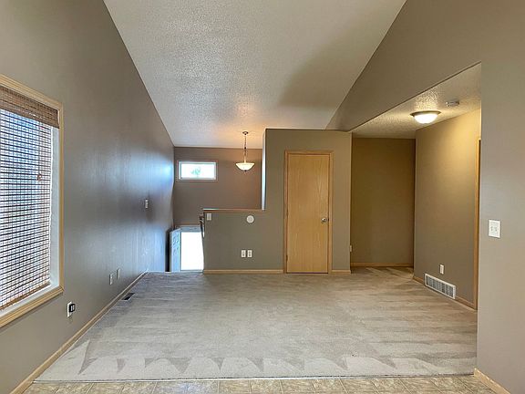 5th image of 1135 38 1/2 Ave W
