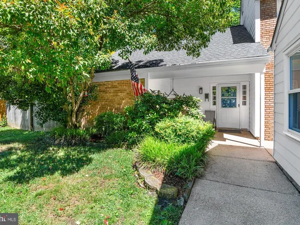 1801 E Regents Park Rd, Crofton, MD 21114