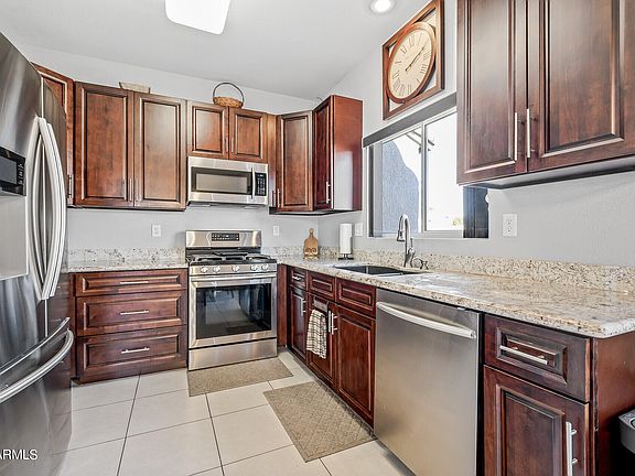 3rd image of 22422 N Cochise Ln