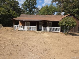 1615 N Service Rd W, Saint Clair, MO 63077