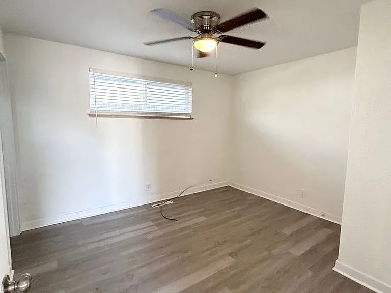 411 - 413 Prairie Rd. — Photo 16
