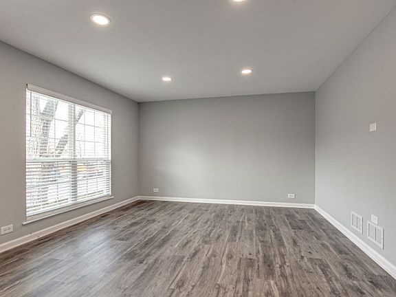 3rd image of 4143 Continental Dr