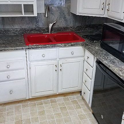  Deluxe modernized kitchen