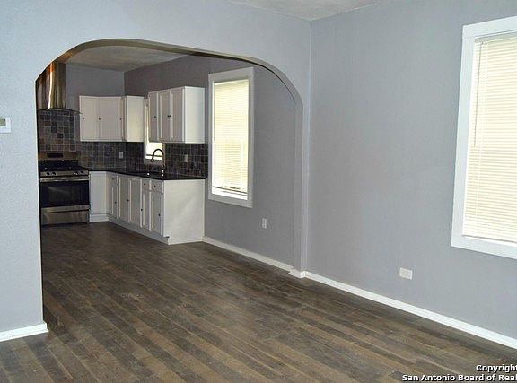 5th image of 246 Albert St
