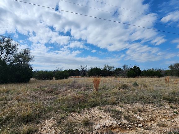 3rd image of 400 Black Jack Oak Dr