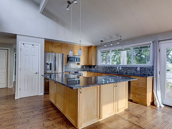 2nd image of 2180 Aurora Ct