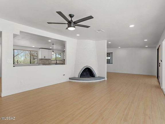 5th image of 9412 E Loma Linda Pl
