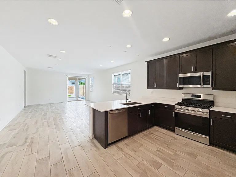32518 N 20th Gln — Photo 5