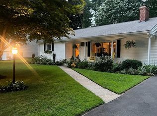 2 Eleanor Dr, Glocester, RI 02814