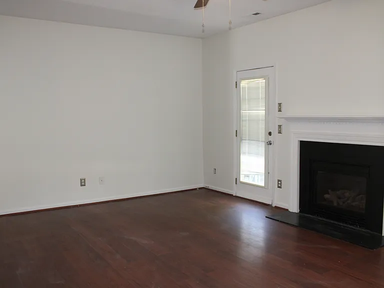 2802 Gross Ave — Photo 7