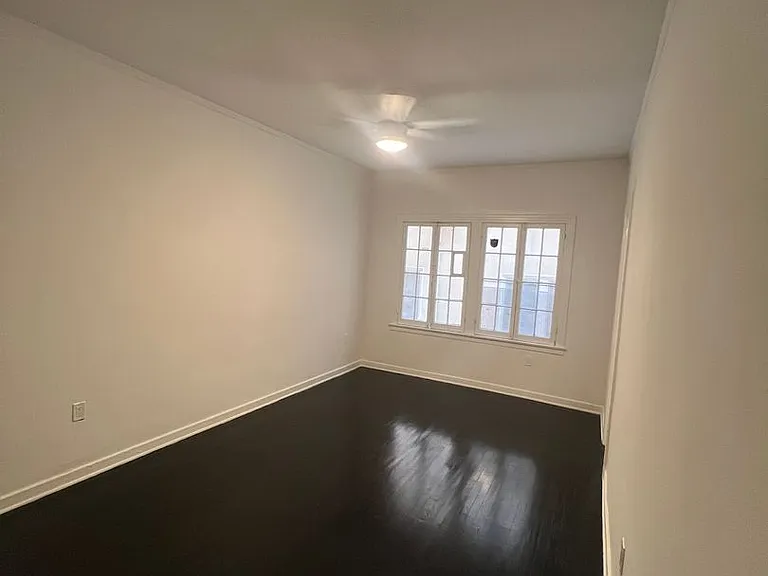 127 N Edgemont St — Photo 10
