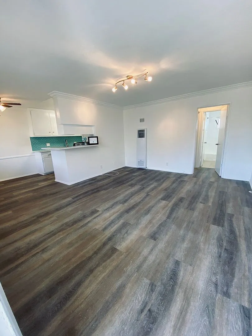 15114 Dickens St. — Photo 2