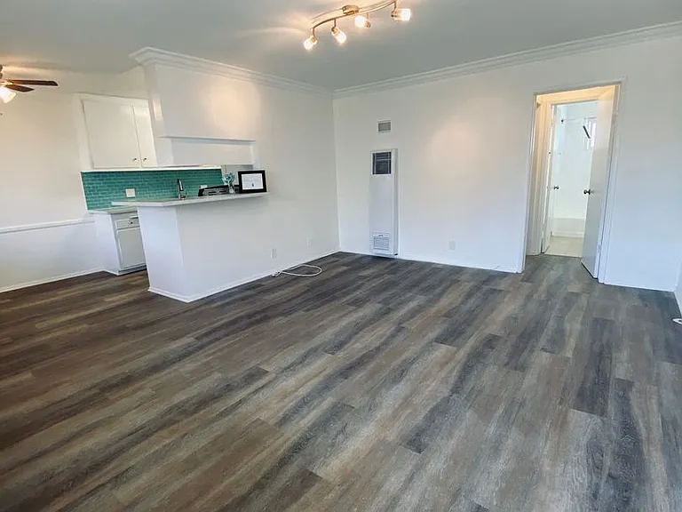 15114 Dickens St. — Photo 2