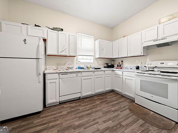 4th image of 1007 Fair St SW