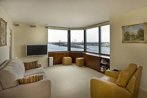 Rented by Brown Harris Stevens | media 18