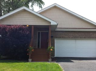 1611 N Hickory St, Crest Hill, IL 60403