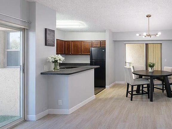4th image of 7670 Westwood Drive #718