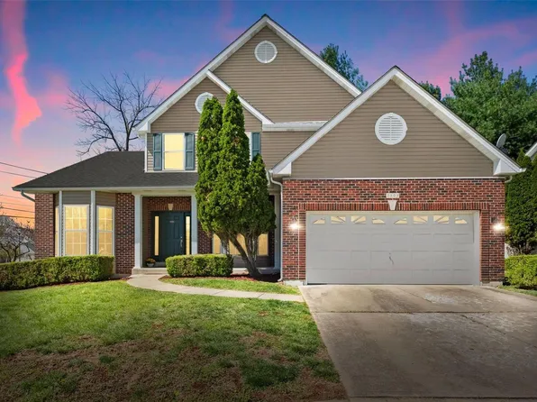 2303 Principia Dr, Maryland Heights, MO 63043