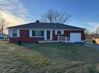 1673 Uplands Dr, Springfield, OH 45506