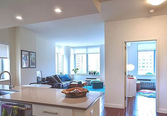 4th image of 81 Fleet Pl APT 8F