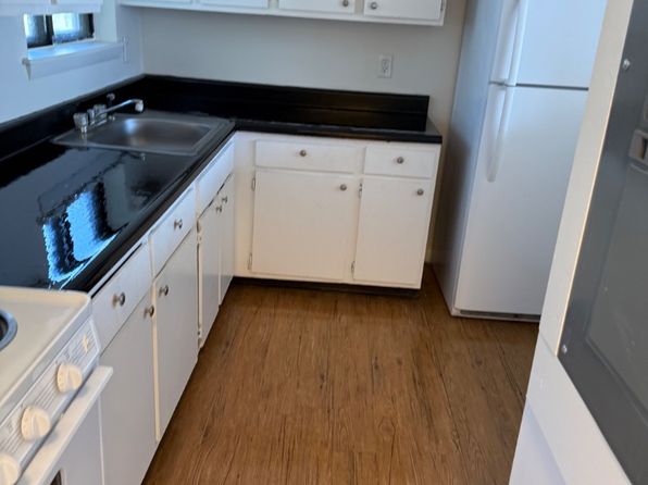 60 E Main St #11