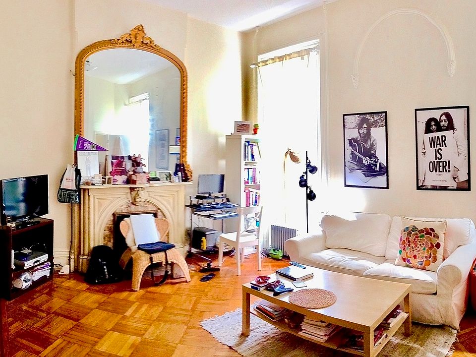 1st image of 149 Saint James Pl #2