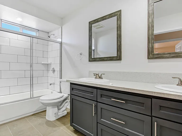 2439 Malabar St — Photo 10