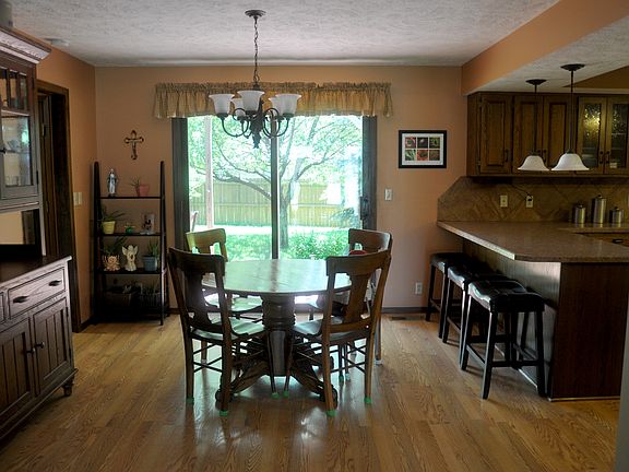 3rd image of 1414 Raell Dr