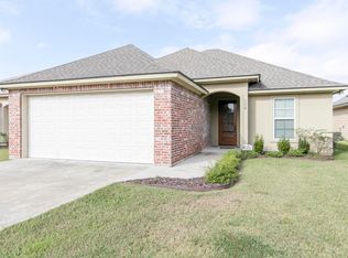 138 Sugarcreek Dr, Youngsville, LA 70592