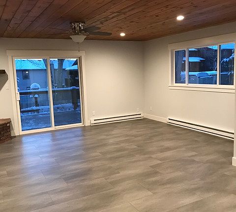 3rd image of 411 Young St Unit A