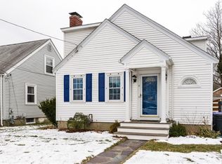 31 Holland Ave, Riverside, RI 02915