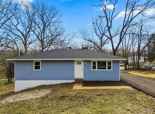 3780 Sunset Dr, Pacific, MO 63069